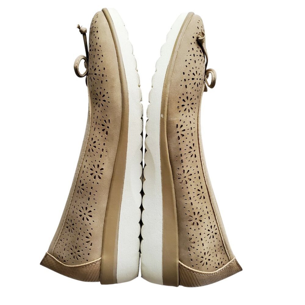 White Mountain Ballet Flats Rubber Platform Sole Tan Perforated Sporty Flats 7.5 - Picture 8 of 13